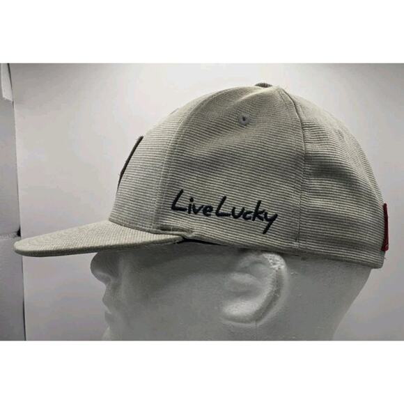 Black Clover Live Lucky Tan FlexFit Hat Cap Red White‎ Blue Logo S / M Rawlings - Picture 3 of 11